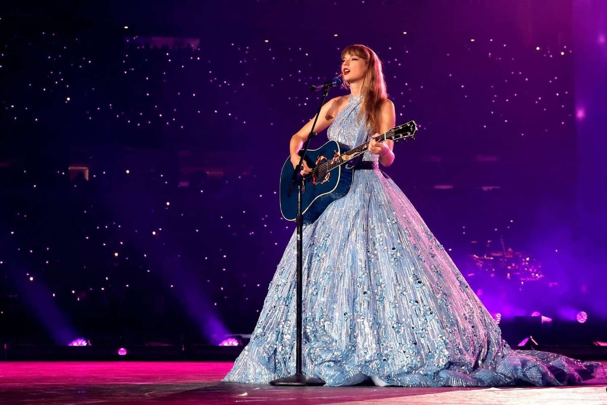 Orchestras should learn from Taylor Swift and embrace phones Post feature image